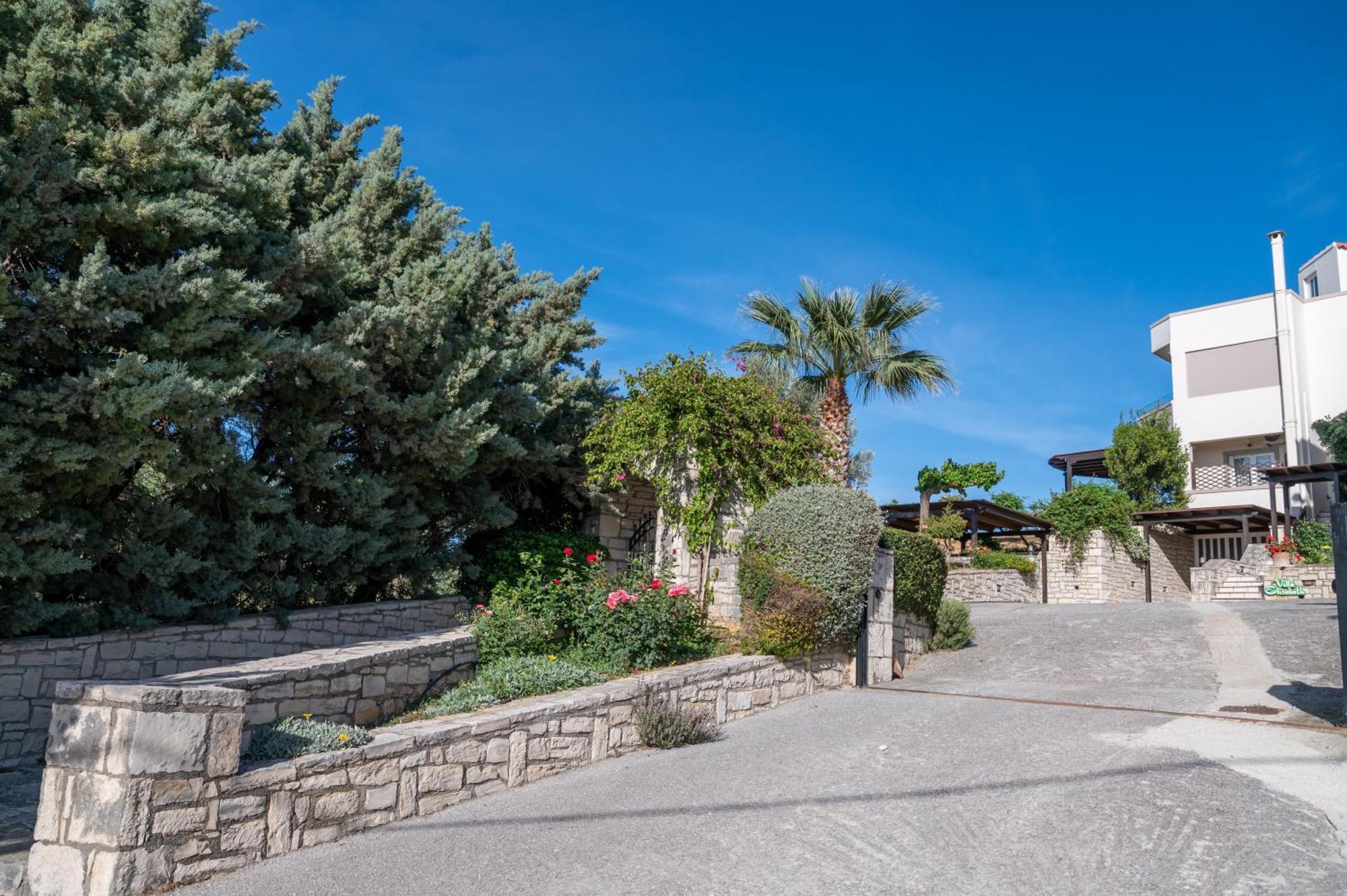 Villa Elisabeth Perama  Esterno foto