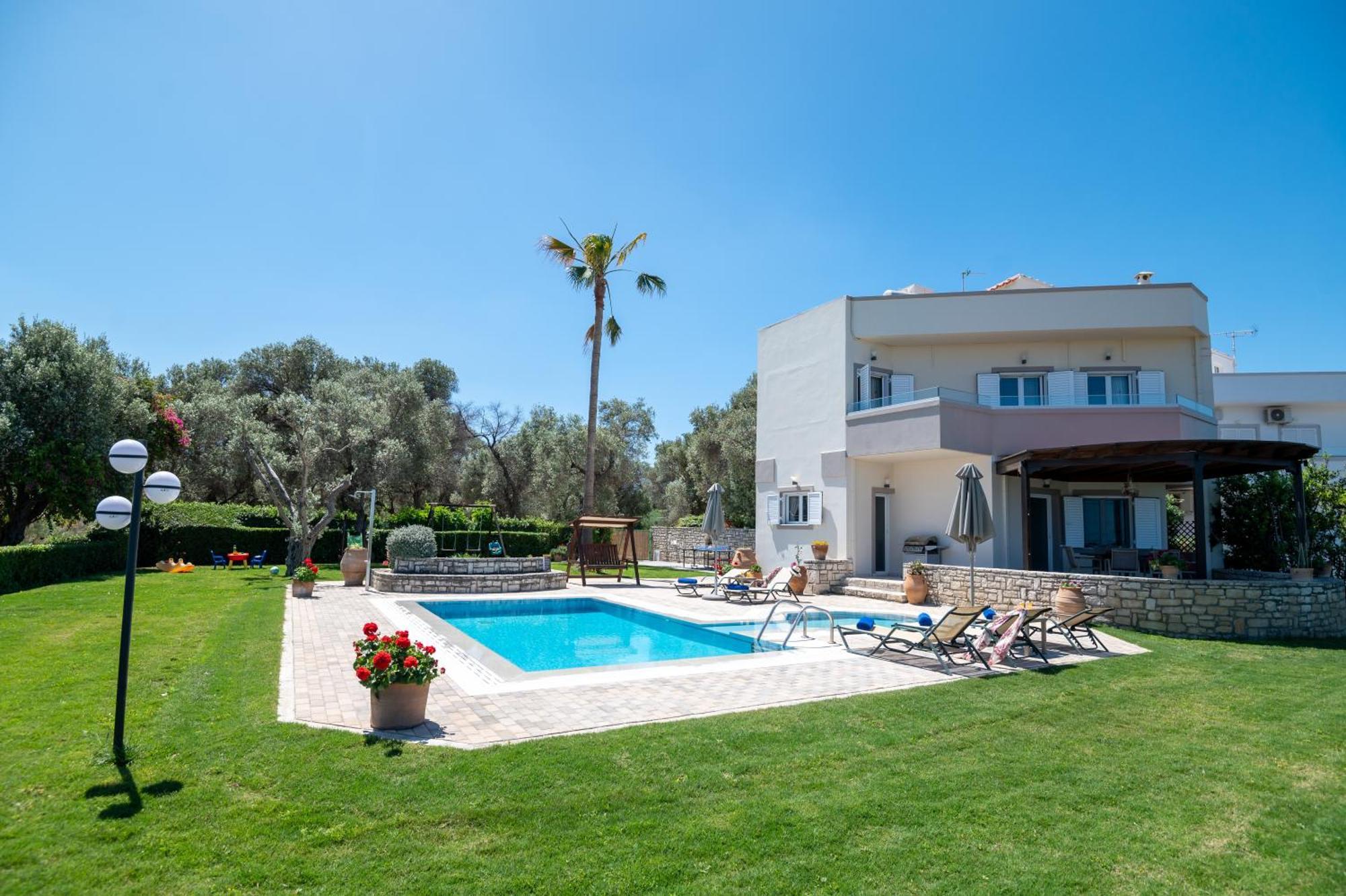 Villa Elisabeth Perama  Esterno foto