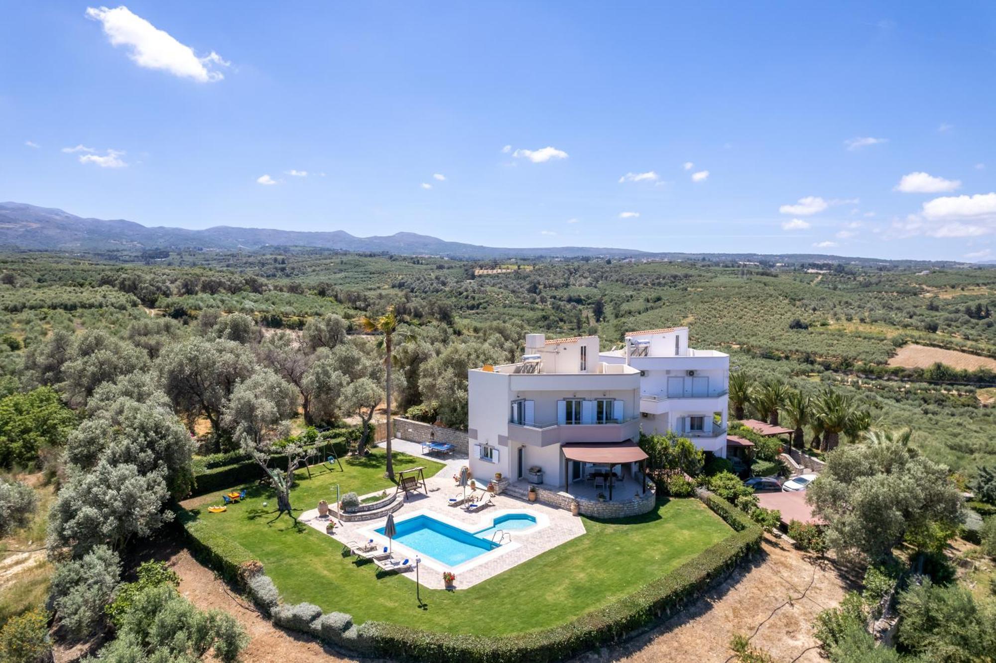 Villa Elisabeth Perama  Esterno foto