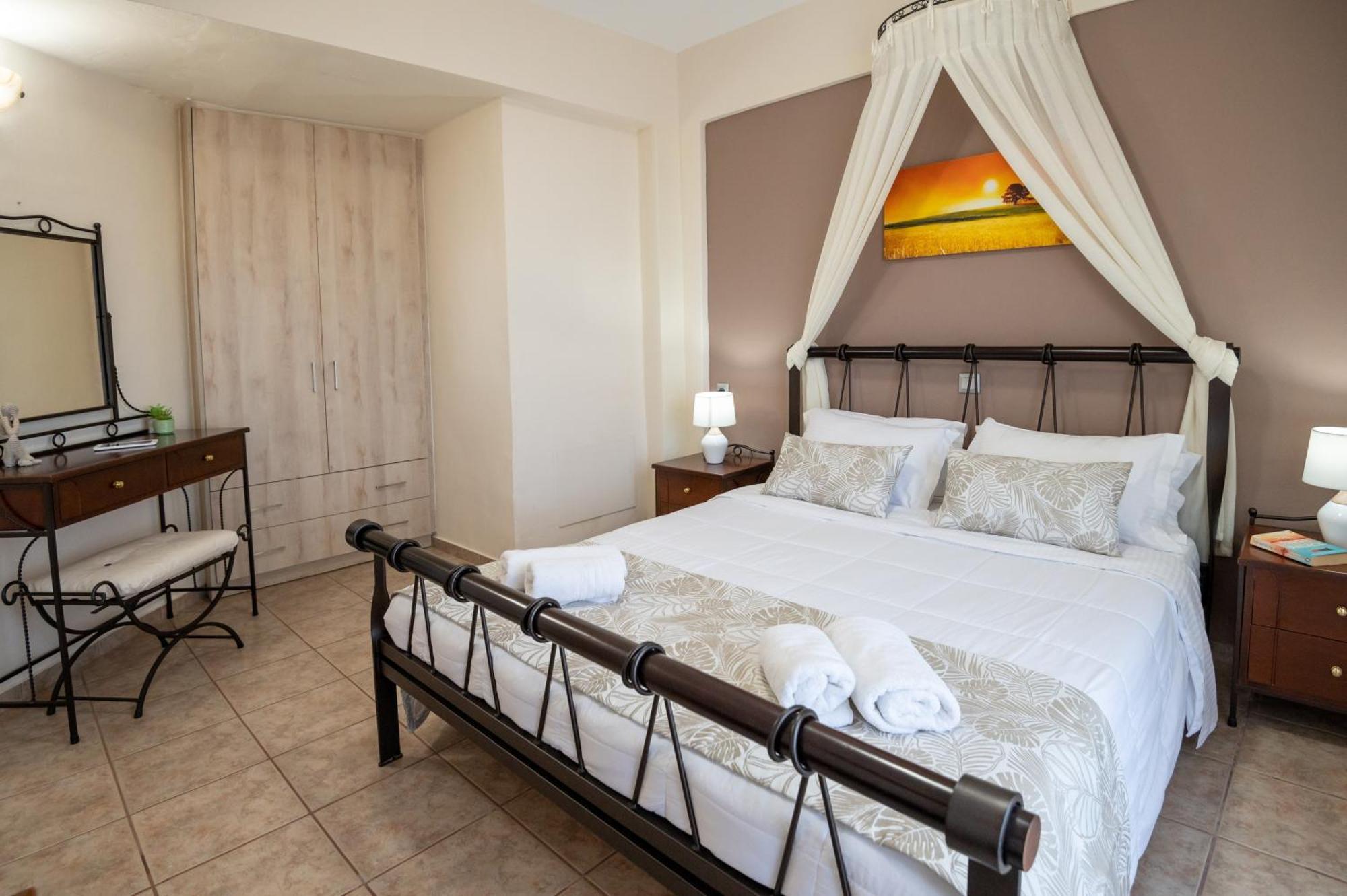 Villa Elisabeth Perama  Esterno foto