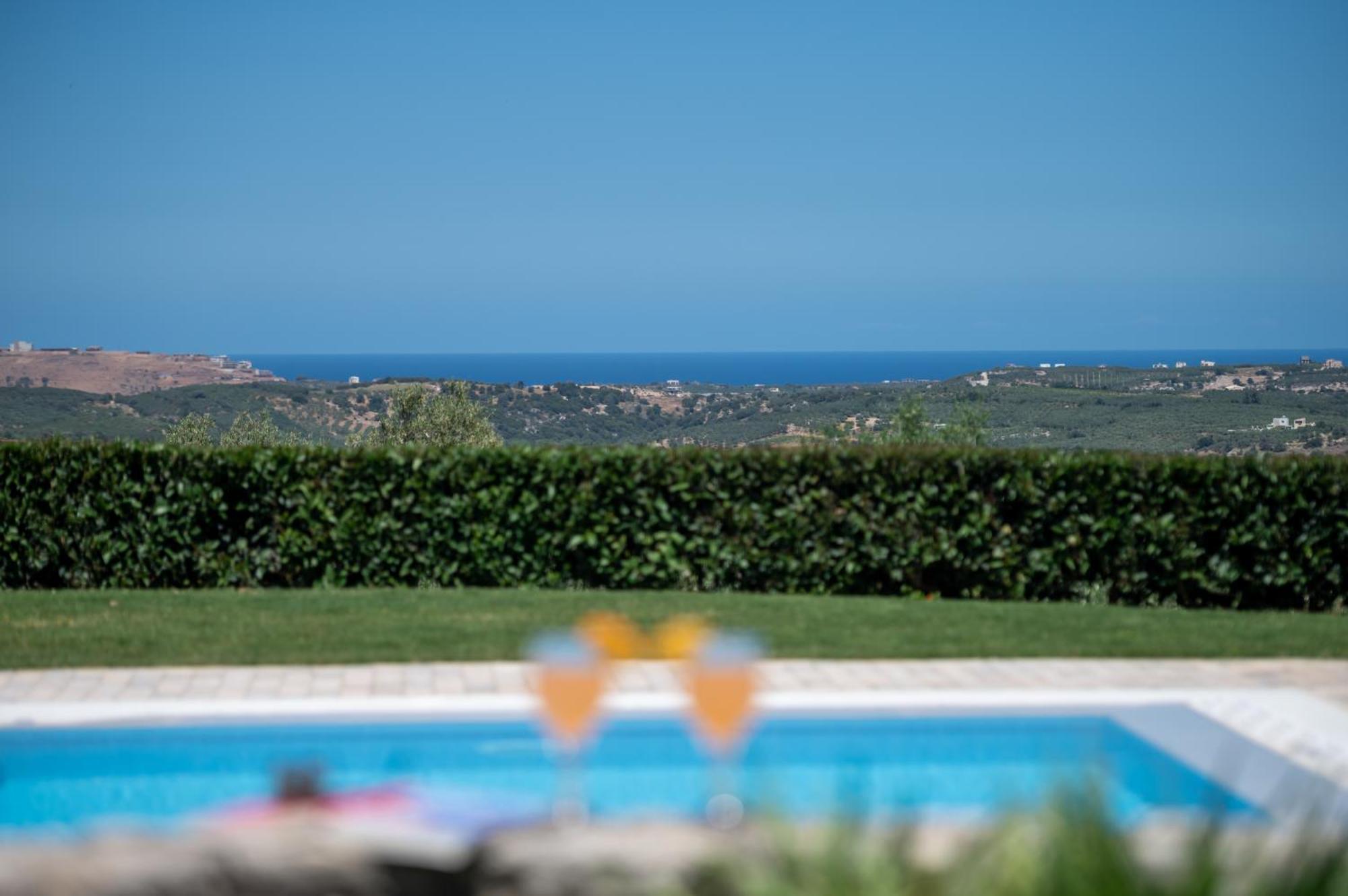 Villa Elisabeth Perama  Esterno foto